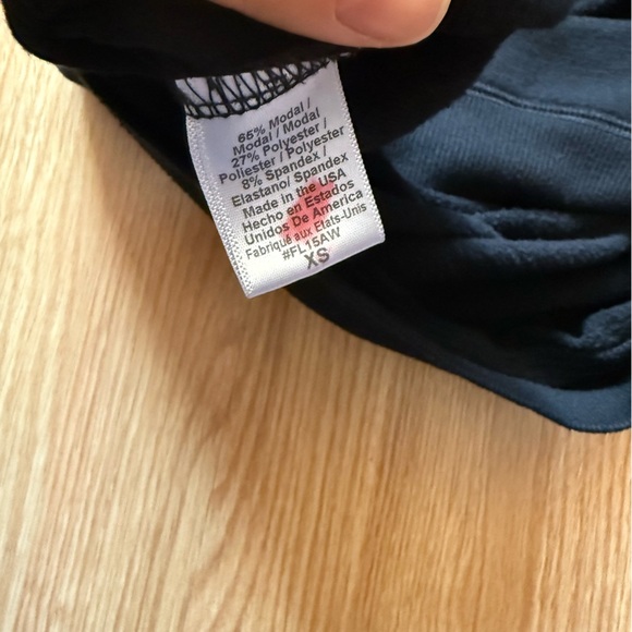 Beyond Yoga Featherweight Black Open Back Long Sleeve sweatshirt Sz XS - Picture 9 of 9